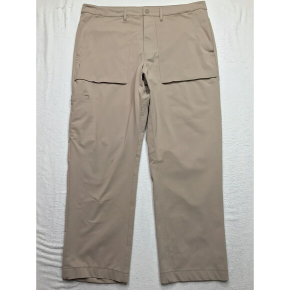 ALO YOGA Block Pants Men 38R (38x30) Beige Performance Stretch Casual - Picture 1 of 12